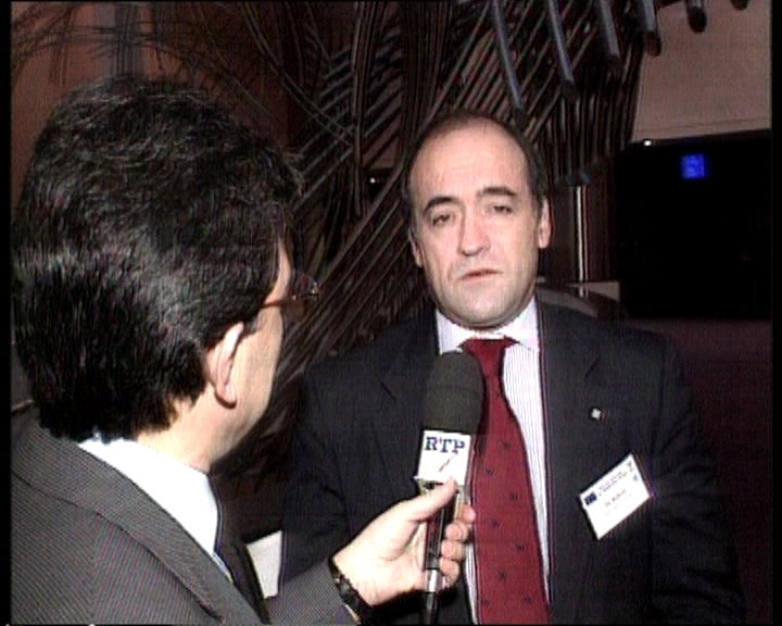 Anúncio do lançamento da moeda única