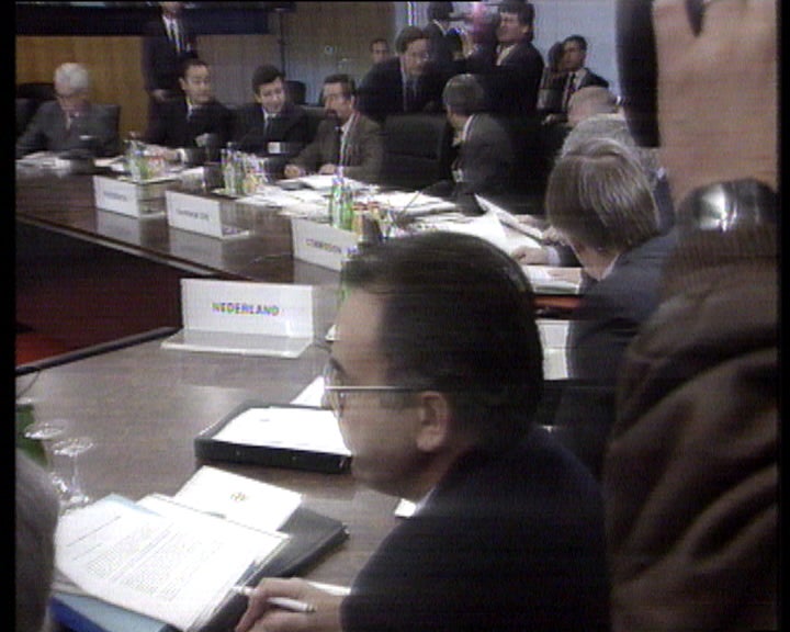 Diplomacia de bastidores