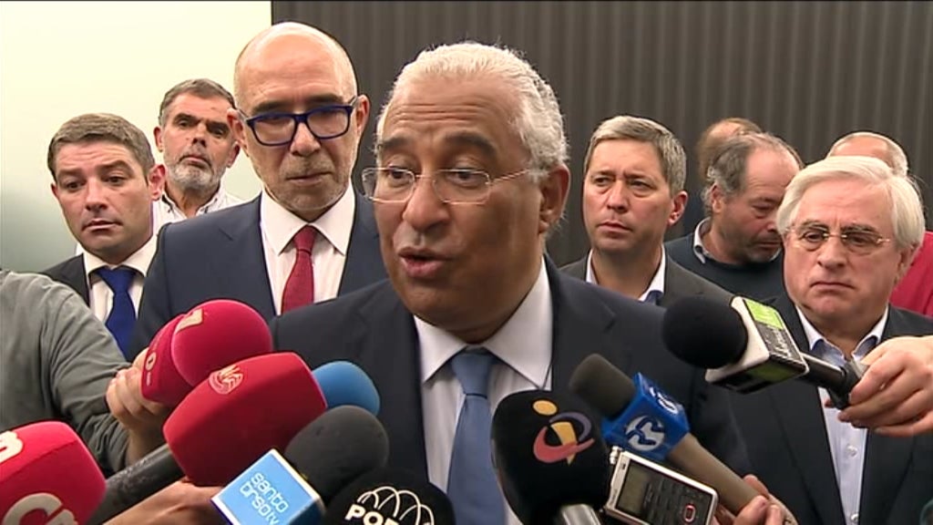 António Costa vaiado em Santo Tirso