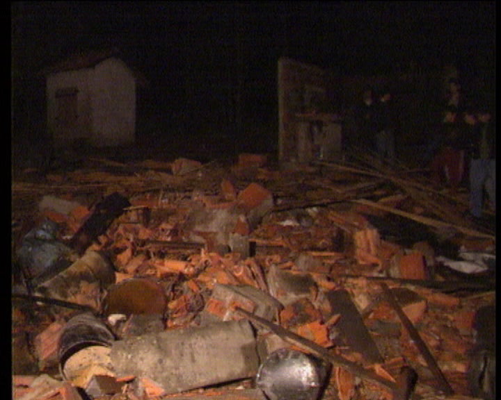 Crianças morrem numa oficina de pirotecnia