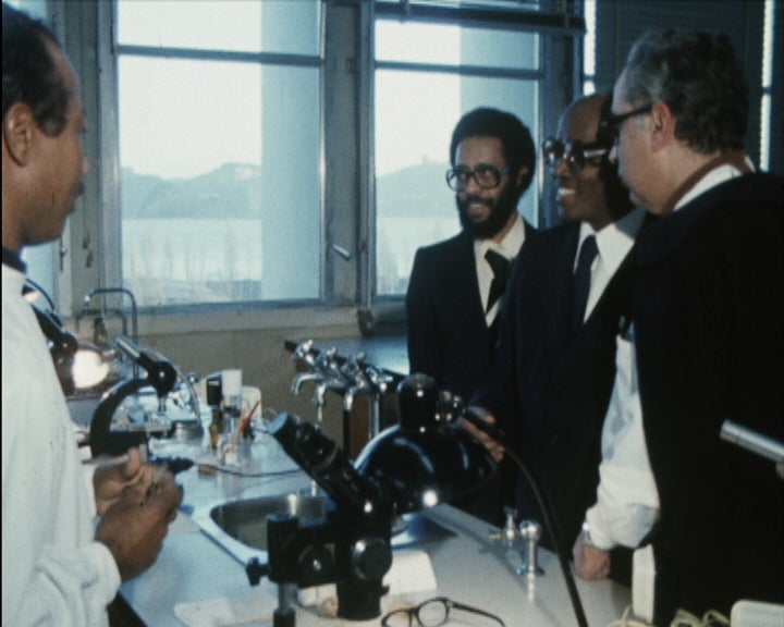 Aristides Pereira visita o Instituto de Medicina Tropical