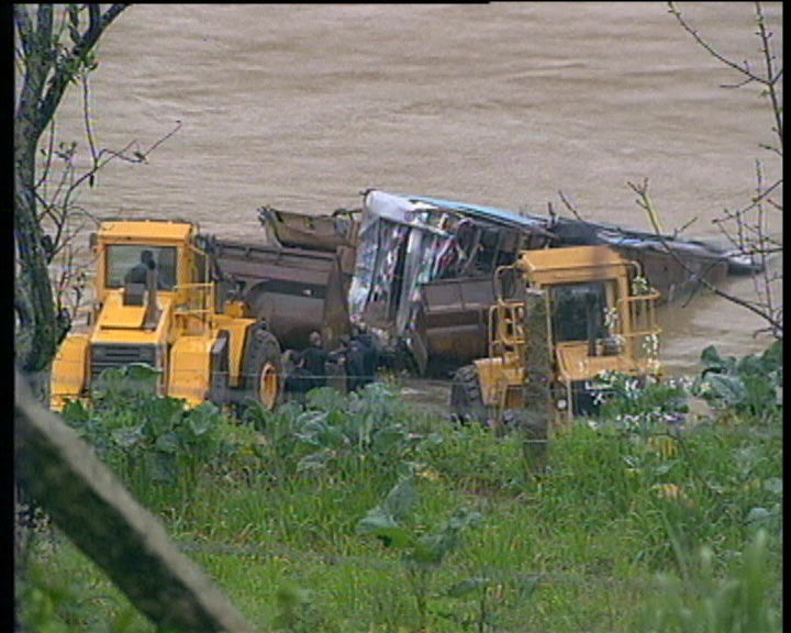 Autocarro resgatado em Castelo de Paiva