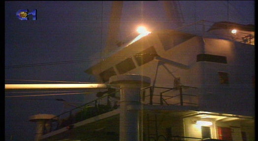 Navio com armamento em Ponta Delgada