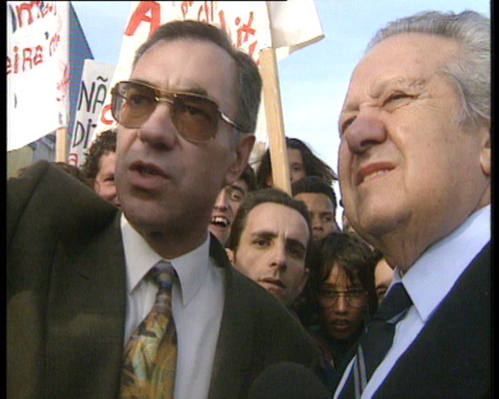 Rodrigues Porto substituído por Próspero Luís