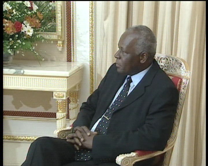 José Eduardo dos Santos recebe cartas credenciais