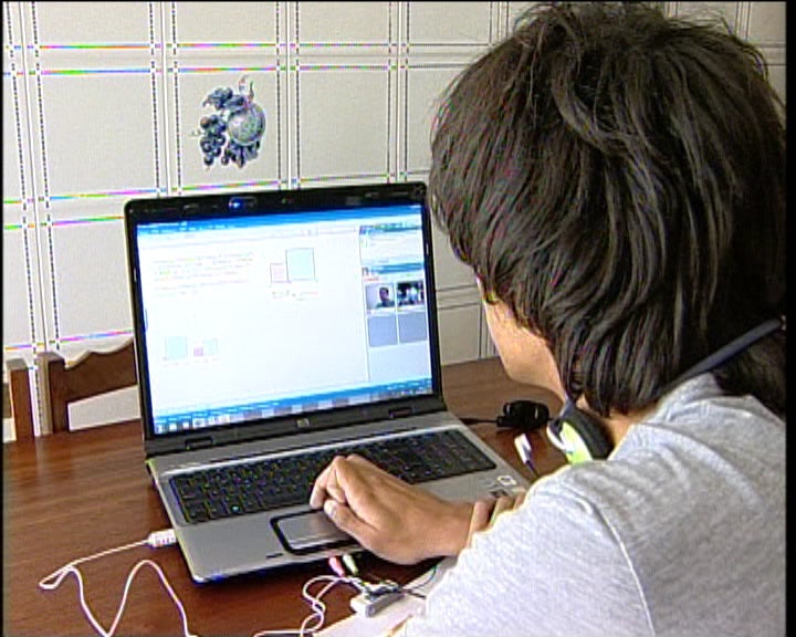 Professor de matemática dá explicações pela Internet