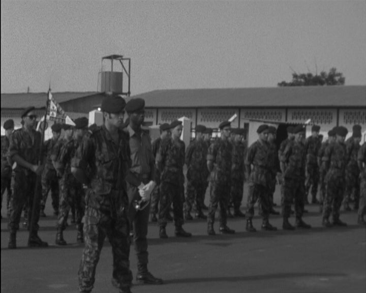 General Spínola recebe militares