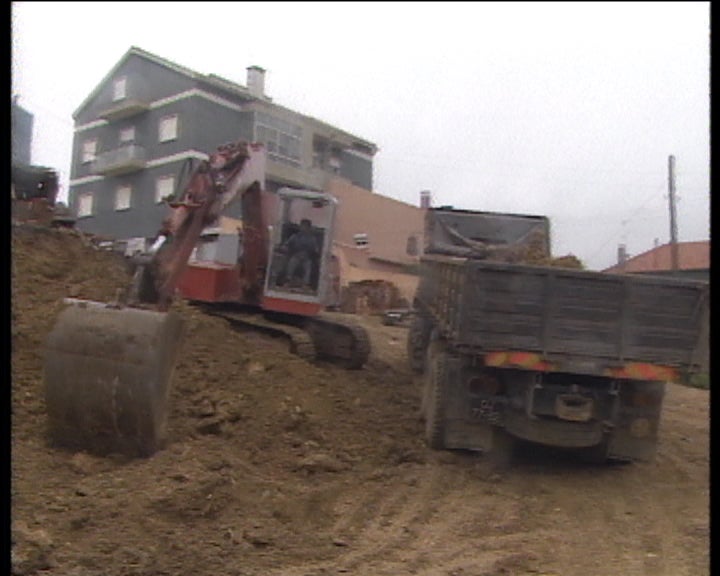 Obras de recuperação em Casal de Cambra