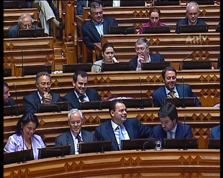 Cavaco Silva e José Sócrates divergem na análise económica