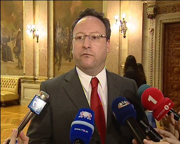 Petição pede a redução do número de deputados