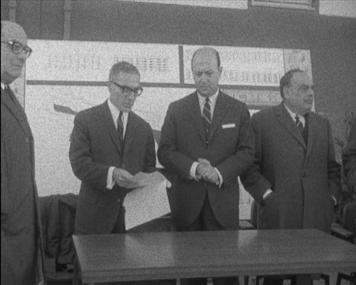 José Gonçalves de Proença entrega casas a sinistrados das cheias de 1967