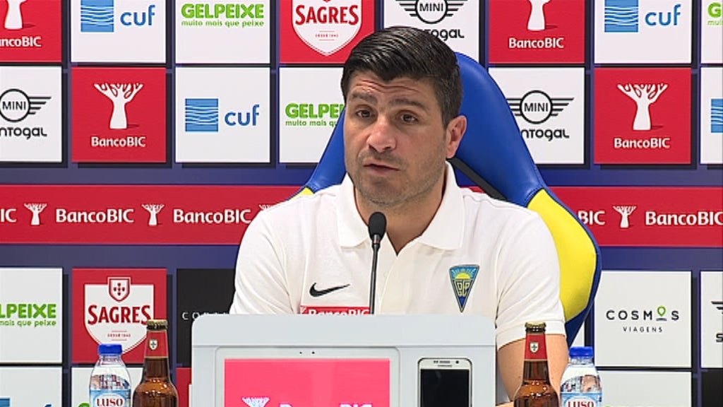 Futebol: Conferência de imprensa de Pedro Emanuel