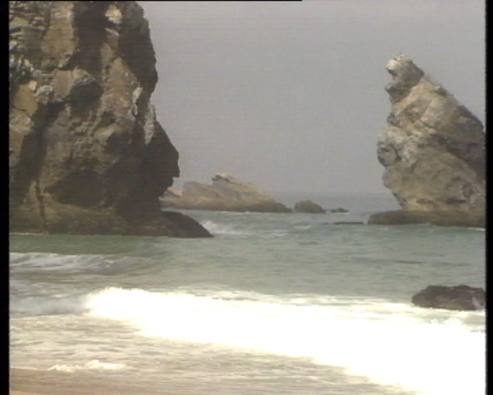Praia da Adraga recebe Bandeira Azul