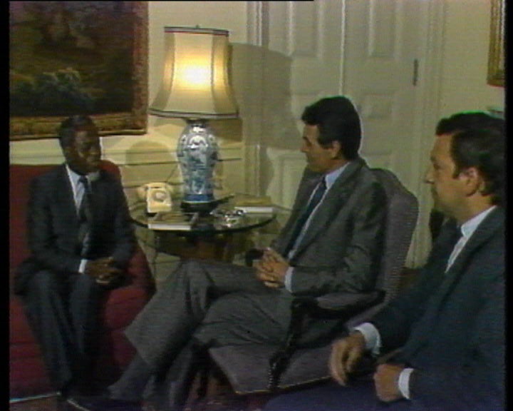 Conversações de paz em angola