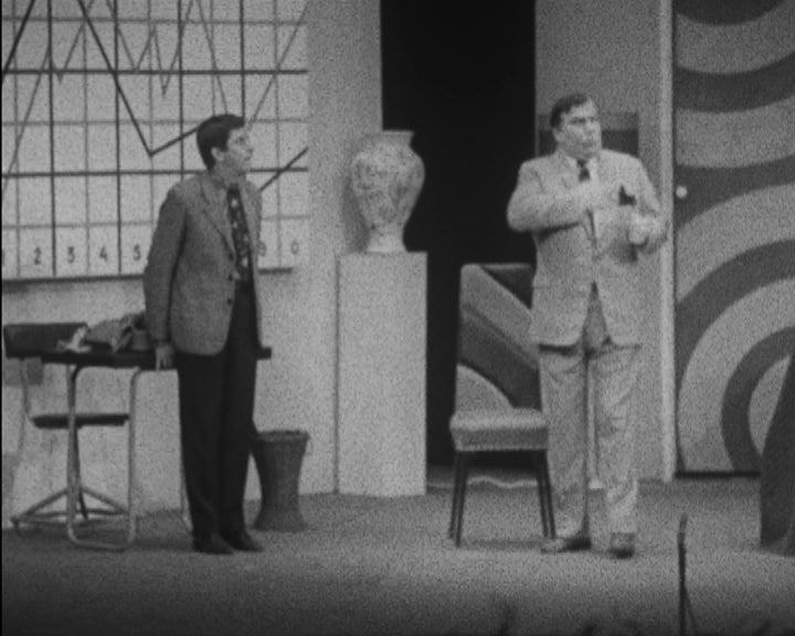 Peça de teatro “Um Anjo de Chapéu de Palha”