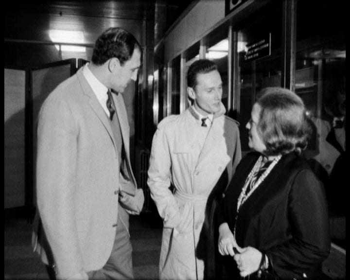 Partida de delegação portuguesa para o Brasil