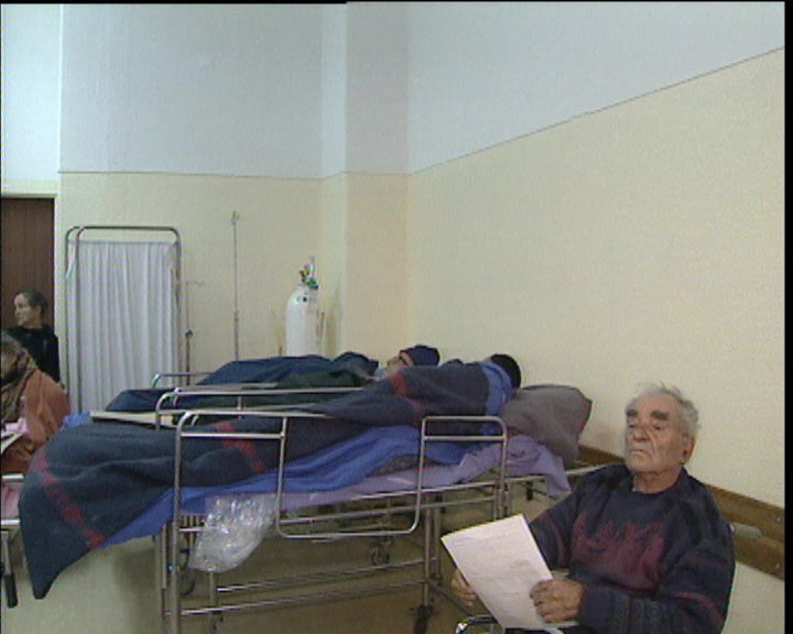 Oposição critica números do combate às listas de espera