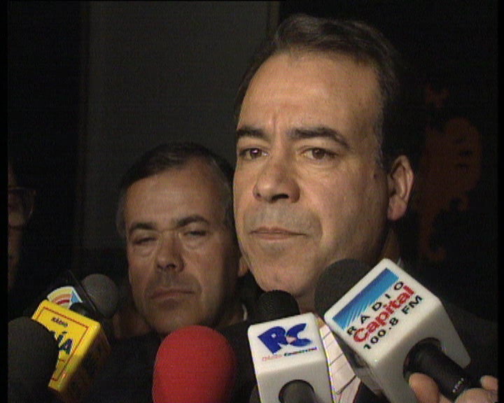 Jovens empresários, CGTP e UGT querem eleições antecipadas