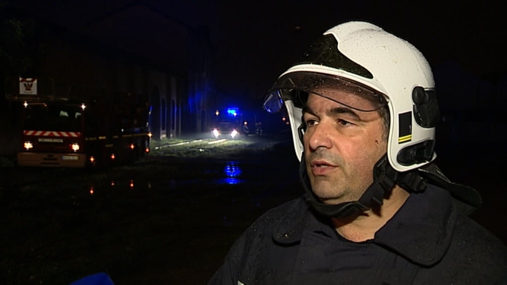 Incêndio em armazém da CP no Barreiro