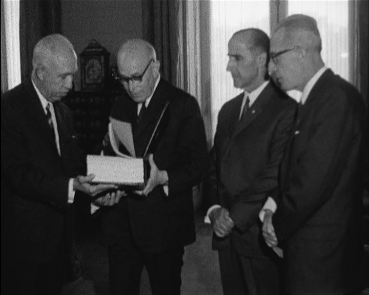 Américo Tomás recebe delegação de Montemor-o-Novo