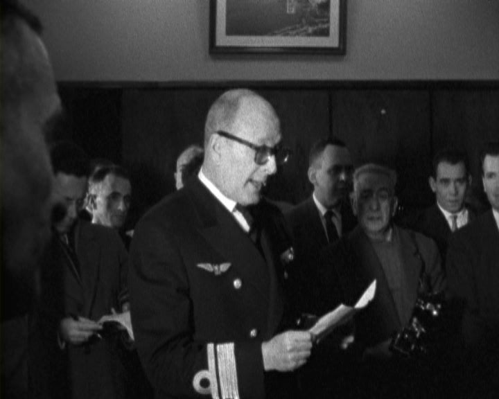 Contrato para a construção de dois navios de escolta