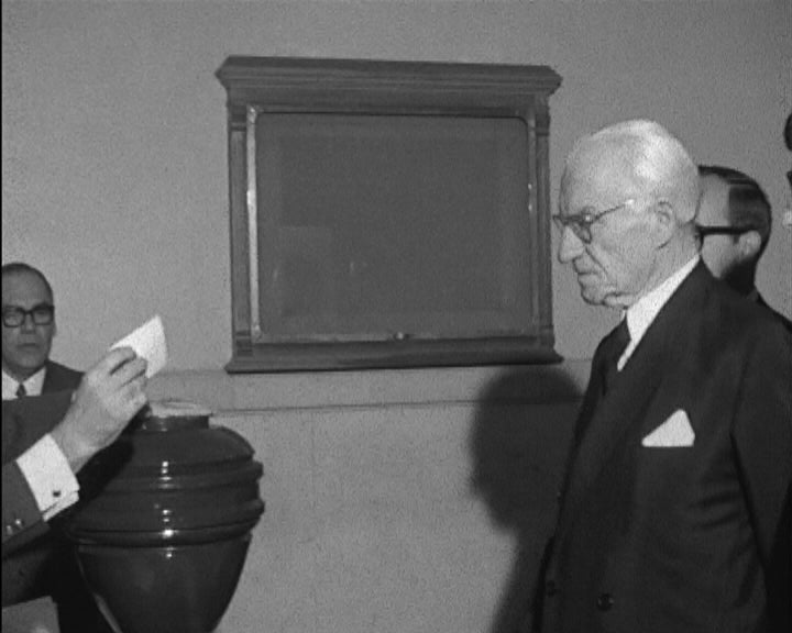 Conselheiro Albino Pinto dos Reis vota em Lisboa