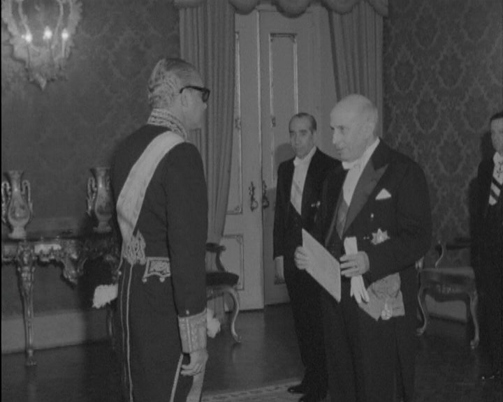 Américo Tomás recebe Antonio Giménez-Arnau