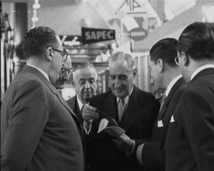 Visita de Oliveira Salazar à FIL