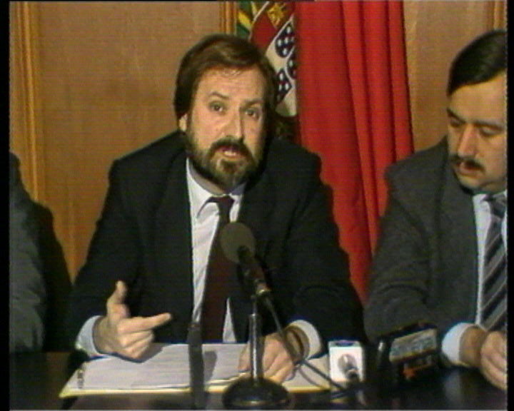 PS apresenta projecto lei para acesso a documentos administrativos