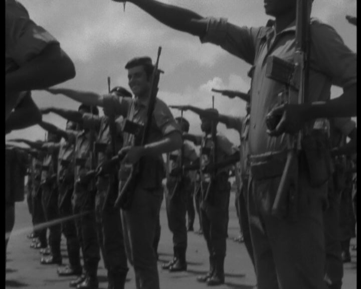 Juramento de Bandeira no Centro de Instrução de Infantaria do Namialo