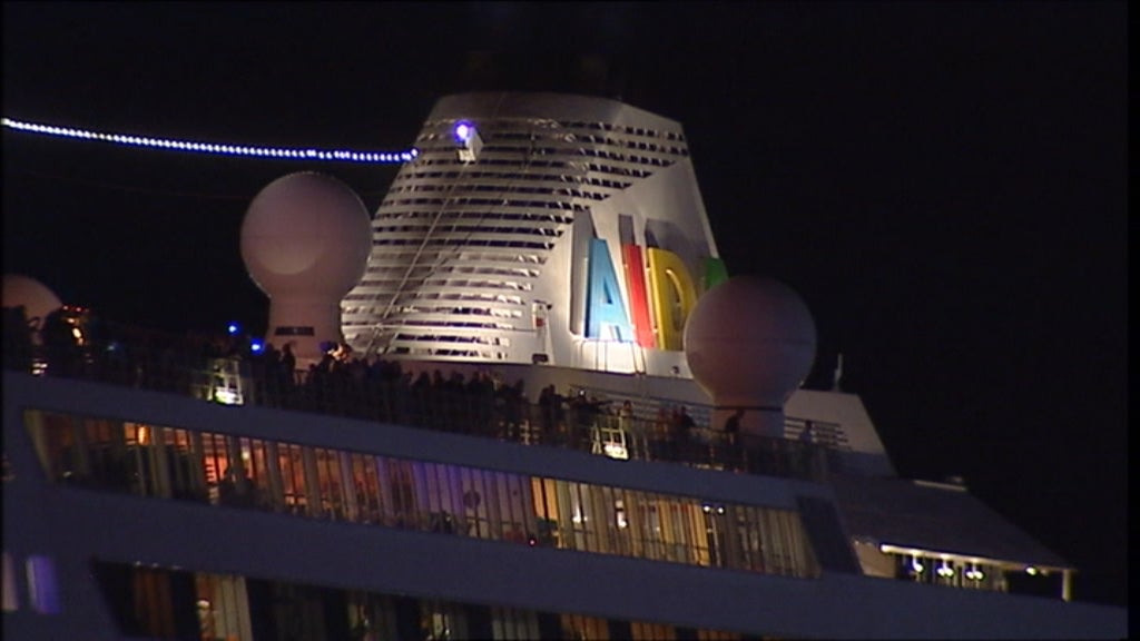 Partida do cruzeiro “Aida Cara” do Funchal