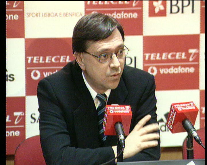 Futebol: Benfica critica arbitragem