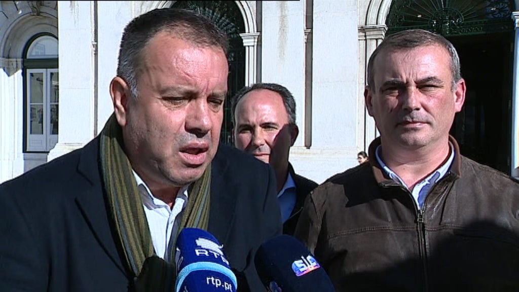 Bombeiros reúnem com Fernando Medina