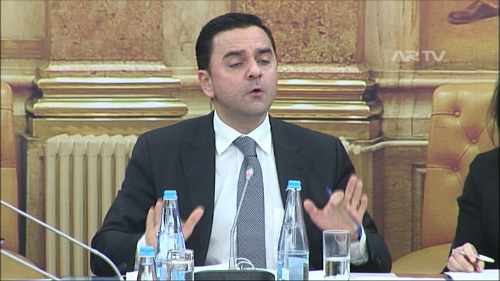 Serviço postal em discussão na AR