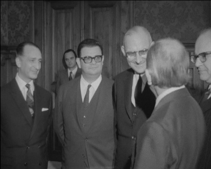 Marcelo Caetano recebe Antônio Delfim Netto