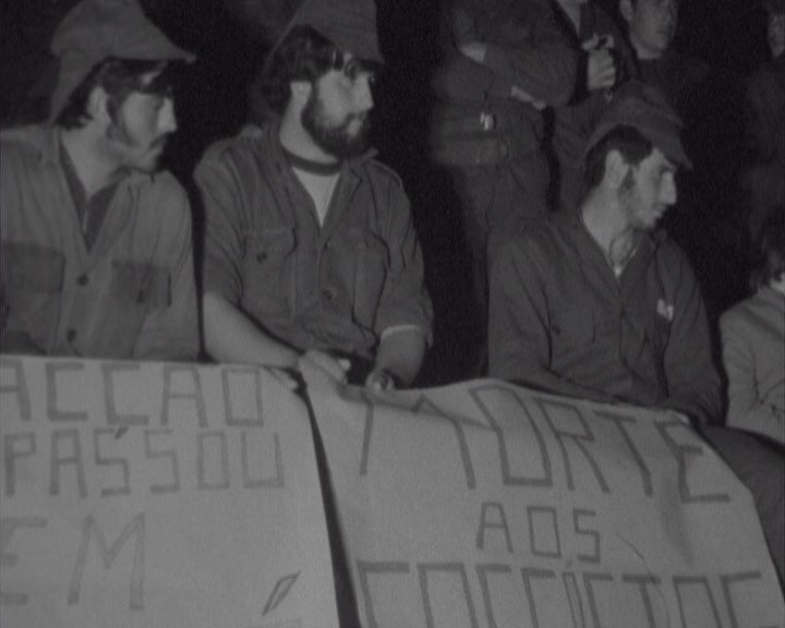 Manifestação de apoio ao MFA nos Açores