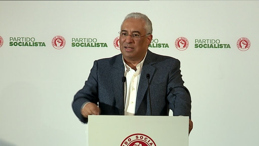 António Costa defende provas de aferição