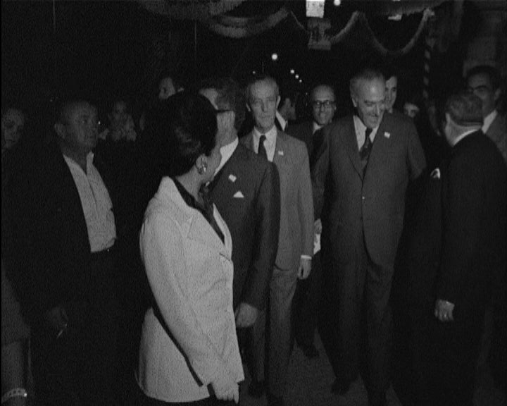 Visita aos arraiais dos bairros de Lisboa