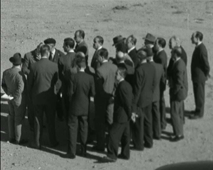 Novas construções a cargo da C.M.L.