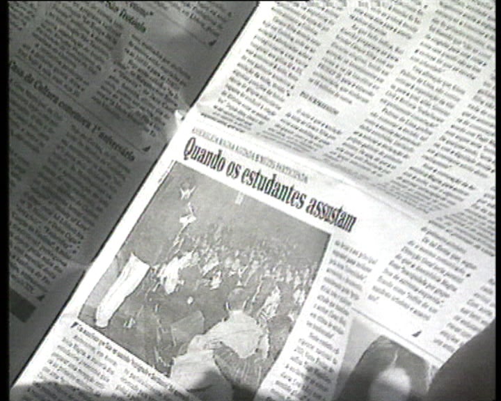 Estudantes encenam receção a Cavaco Silva