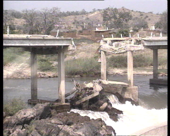 Bancos portugueses em Angola