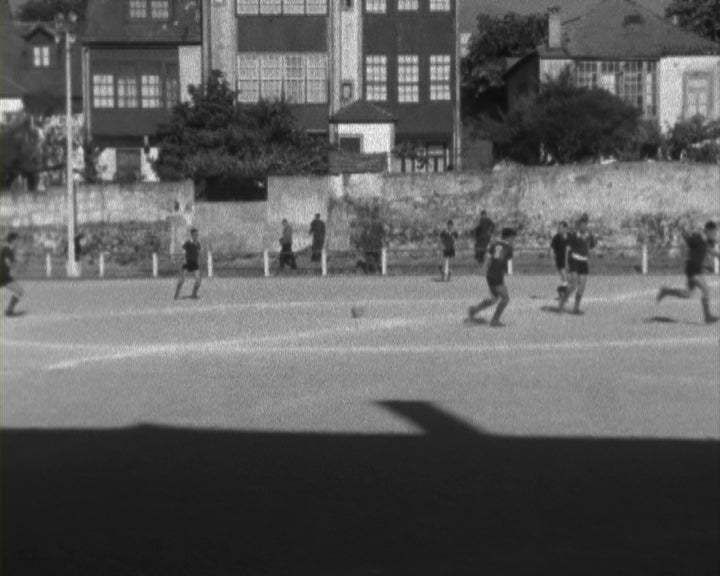 Futebol: Torneio Militar no Porto