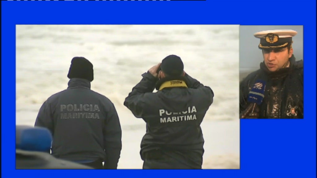 Buscas na praia da Costa Nova