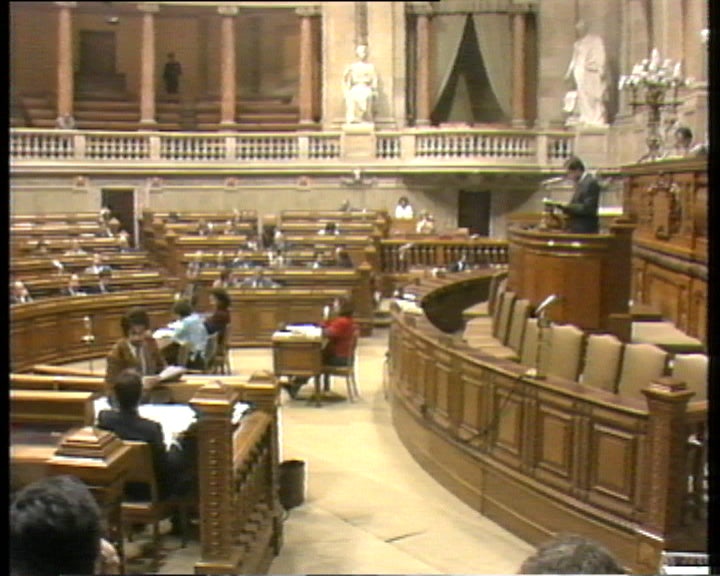 Incompatibilidades de ministros e deputados