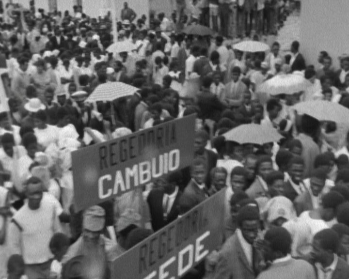 Santos e Castro visita o interior de Angola