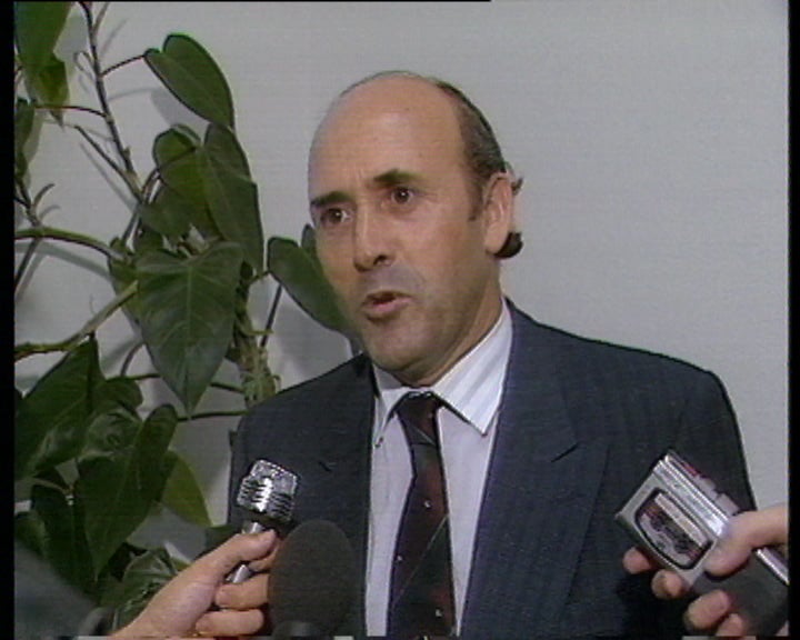 Sousa Cintra tenta demitir vice-Presidentes