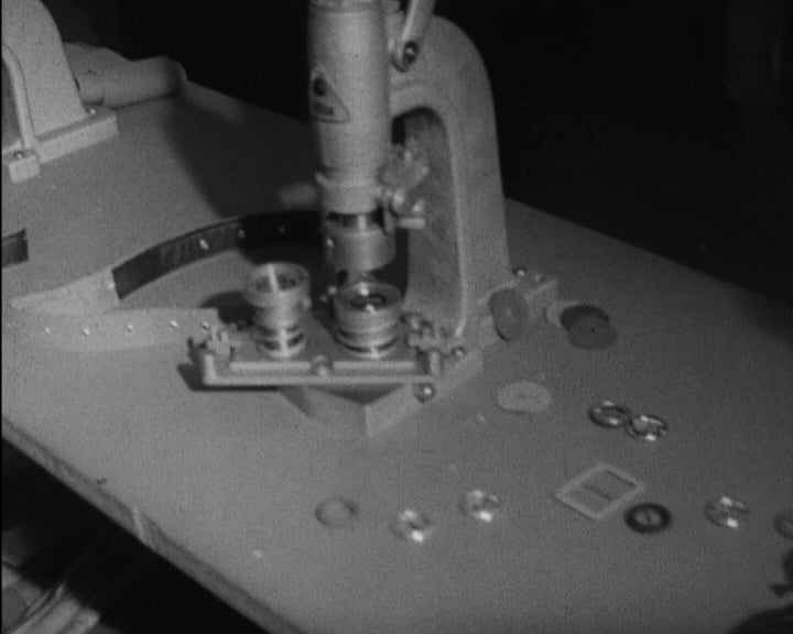 Curso de máquinas industriais para profissionais da indústria do vestuário