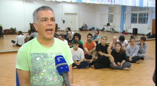 Espetáculo de bailado por deficientes