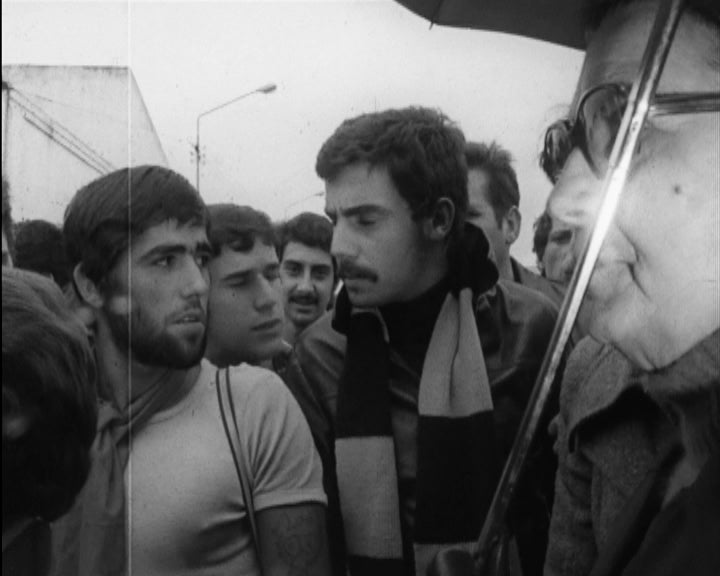 Chegada de paraquedistas a Lisboa