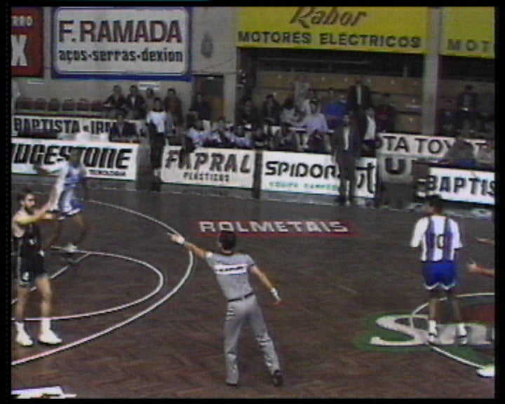 Bronca na liga de basquetebol: FC Porto não compareceu ao jogo com a  Ovarense - Basquetebol - Jornal Record